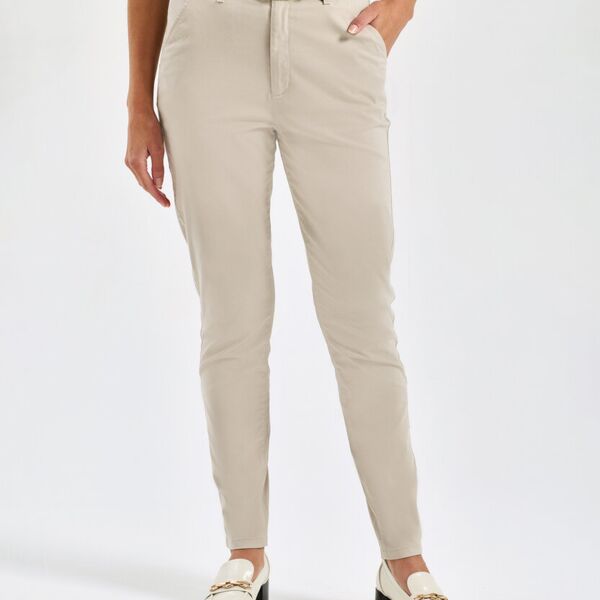 Women’s ultimate chinos Thumbnail