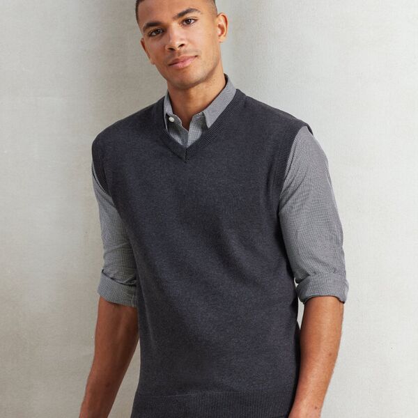 Sleeveless knitted sweater Thumbnail